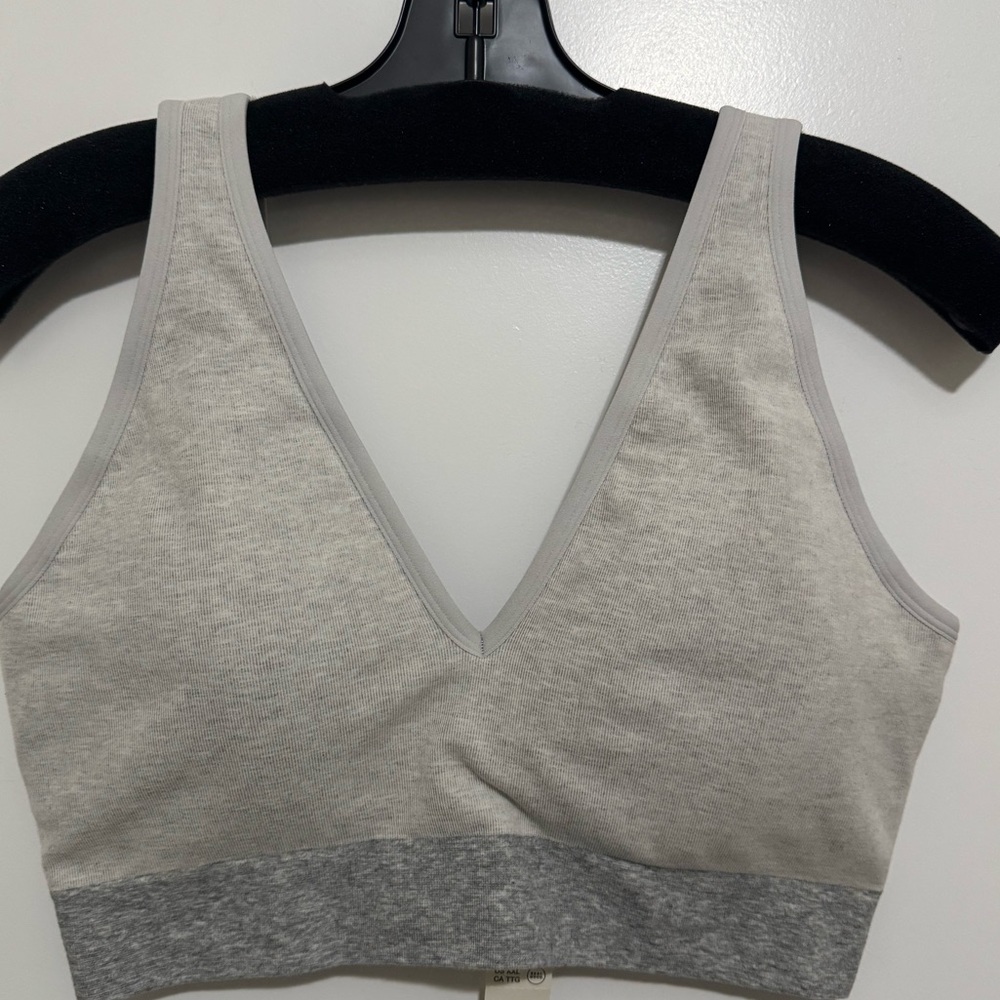 AERIE XXL Heather Gray V-Neck Sports Bra